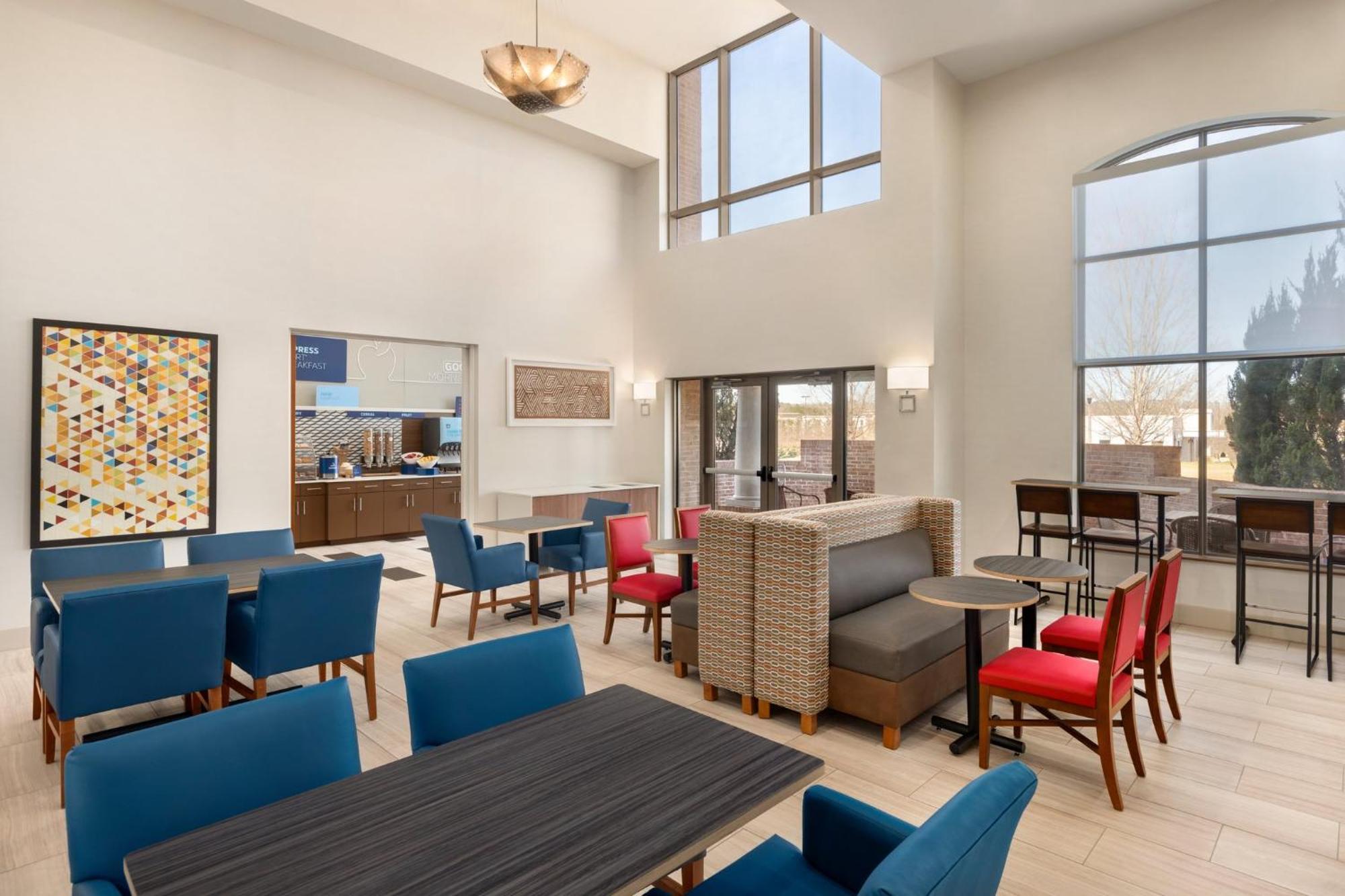 Holiday Inn Express Hotel & Suites Opelika Auburn By Ihg מראה חיצוני תמונה